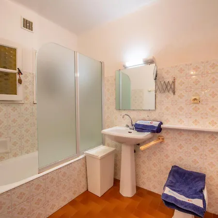 Le Mazet By Interhome بيت للعطل كافالير سور مير